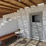 בית חווה Rizes Mykonos - Folklore Farmstead *
