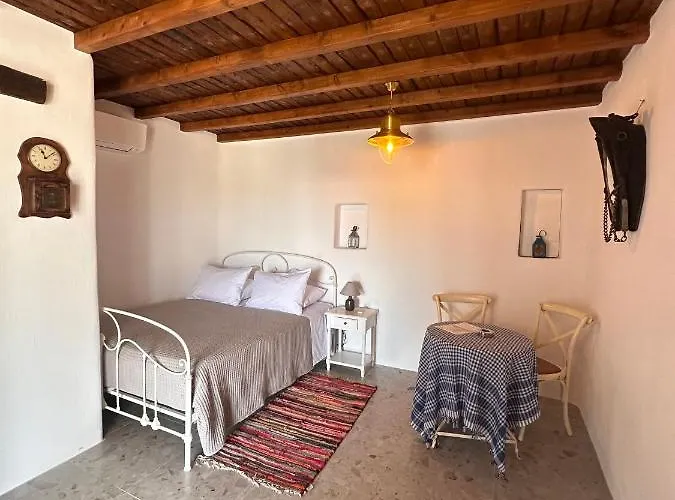 Rizes Mykonos - Folklore Farmstead * 아노 메라