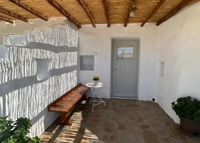 Rizes Mykonos - Folklore Farmstead 아노 메라