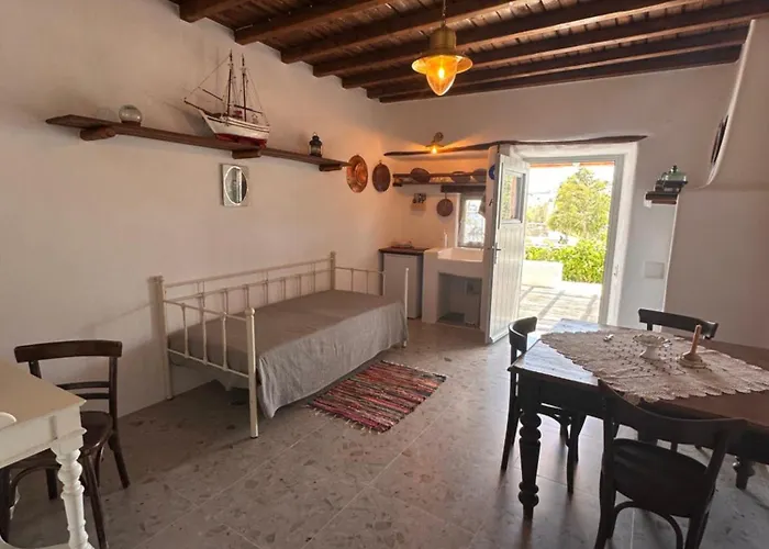 Rizes Mykonos - Folklore Farmstead 팜스테이 아노 메라