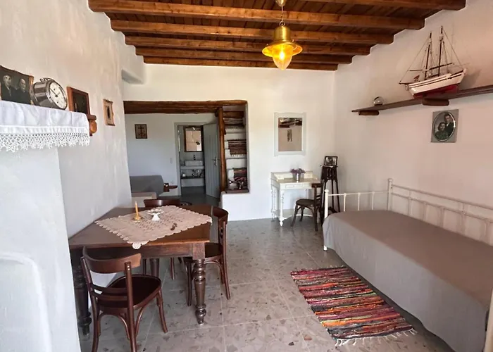 Agroturismo Rizes Mykonos - Folklore Farmstead Ano Mera