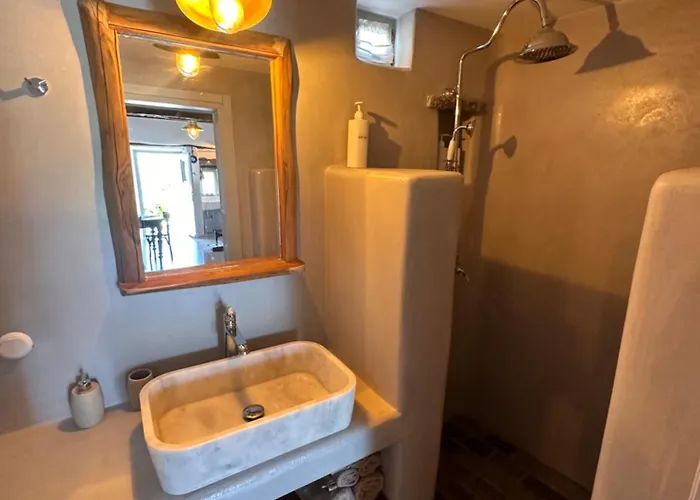 Rizes Mykonos - Folklore Farmstead * 아노 메라