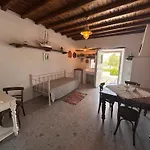Rizes Mykonos - Folklore Farmstead Lantgård Ano Mera
